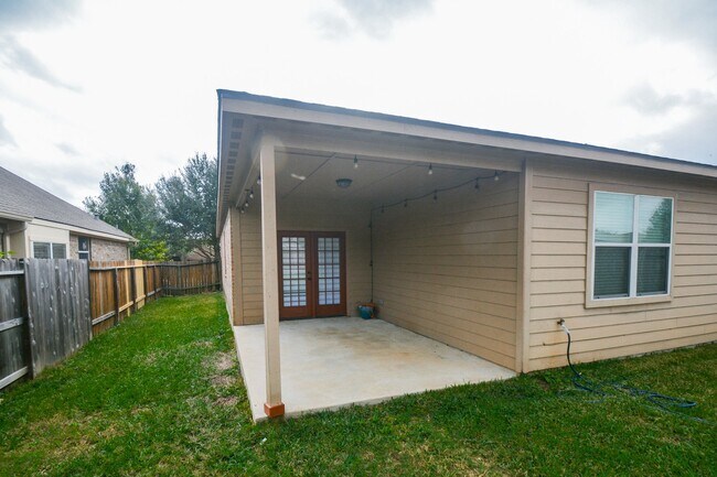 Building Photo - 30915 W Lost Creek Blvd