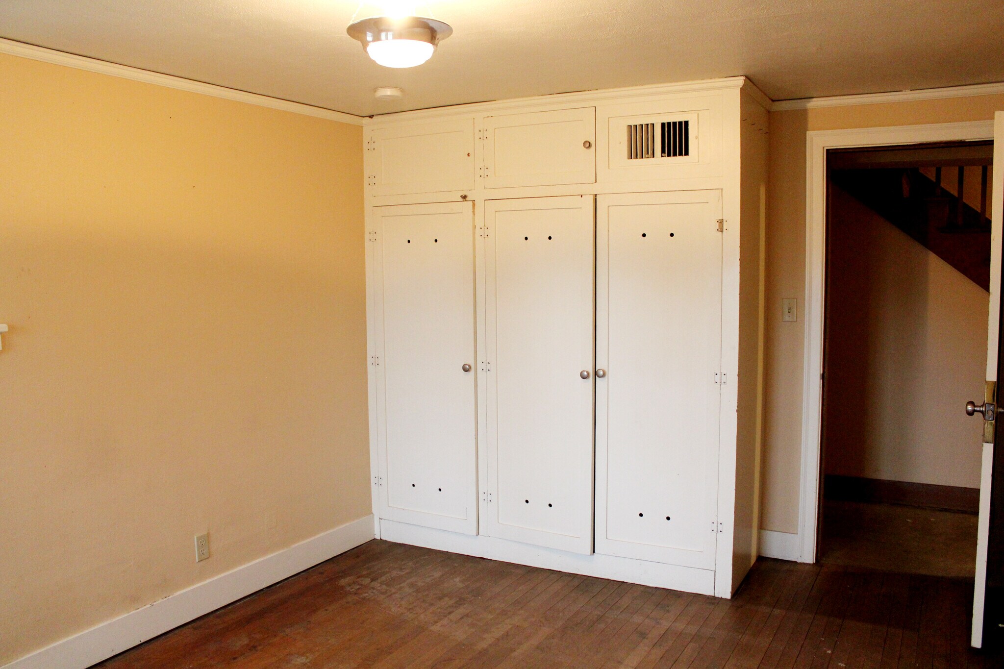 Building Photo - 935 NE B St