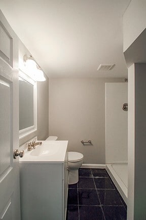 Building Photo - Completely Renovated 3 Bedroom 2 Bathroom ...