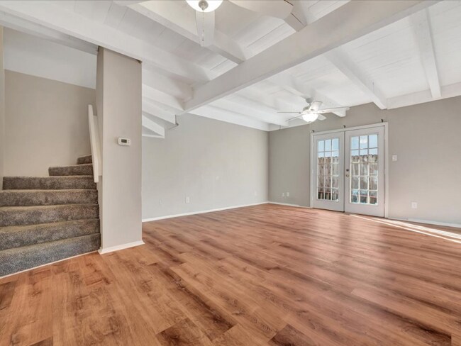 Building Photo - 208 E Starr Ave