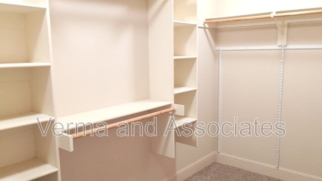 Building Photo - 2703 SW Ledbury Cove