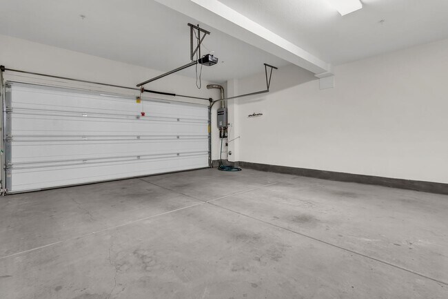Building Photo - 71 Tallowood