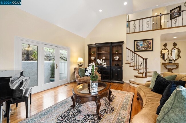 Building Photo - 3040 Stonegate Dr