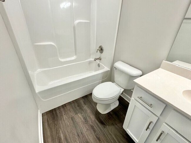 Building Photo - Now Leasing in Somerville- 4-Bedroom 3 Bat...