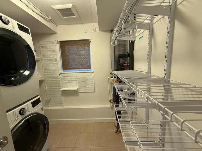 Building Photo - 3bd/3.5ba Townhouse on Capitol Hill