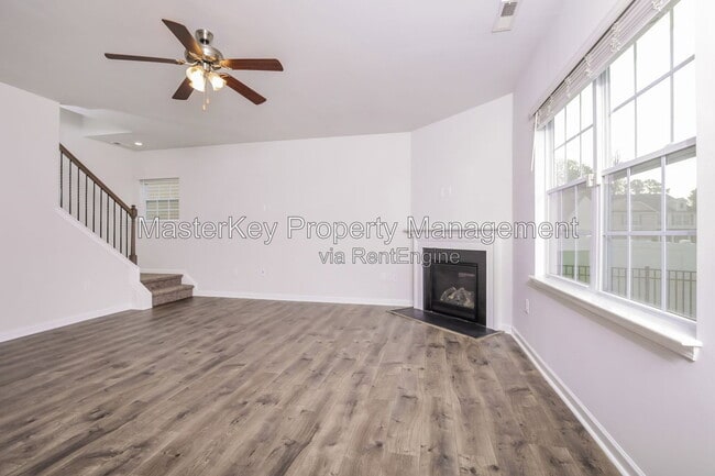Building Photo - 633 Birchhead Dr