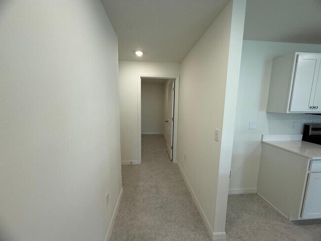 Building Photo - 293 Lafleur St