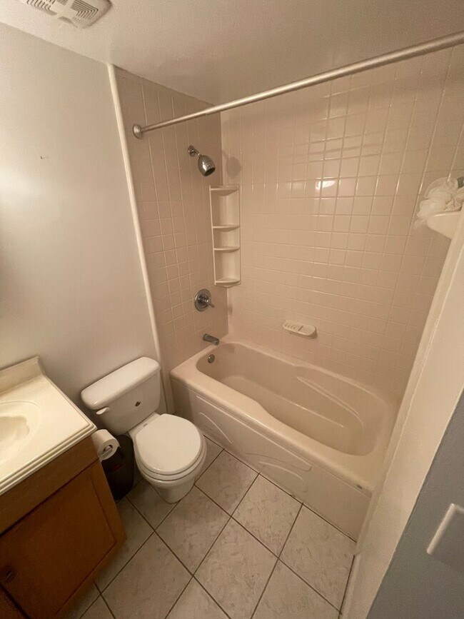 Building Photo - 7964 Covington Ave