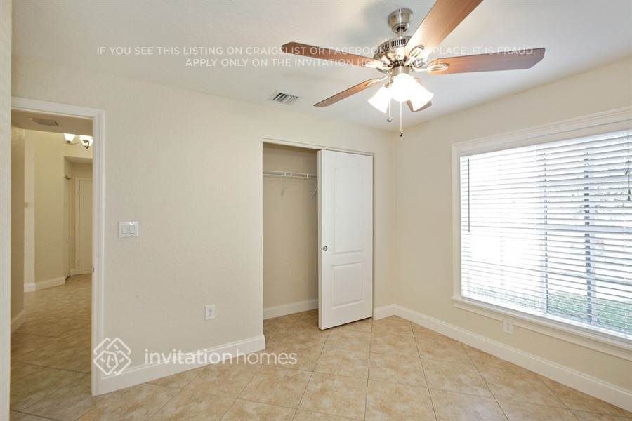 Building Photo - 859 SW 155th Ct