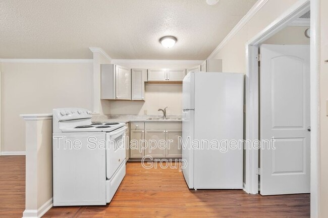 Building Photo - 4133 St Johns Ave