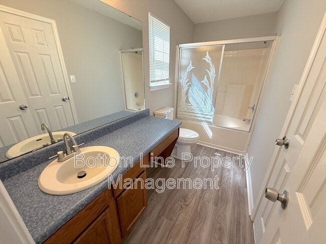 Building Photo - 5812 Silver Eagle Dr