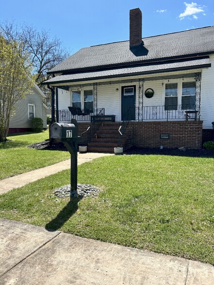 Primary Photo - 17 Arrington Ave