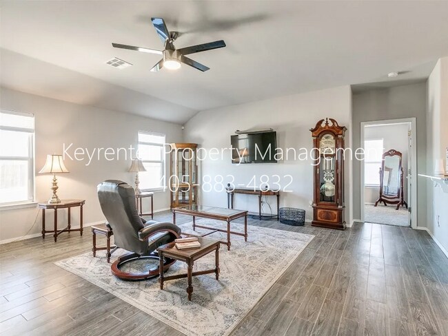 Building Photo - Modern Single Family Home in El Reno, OK!