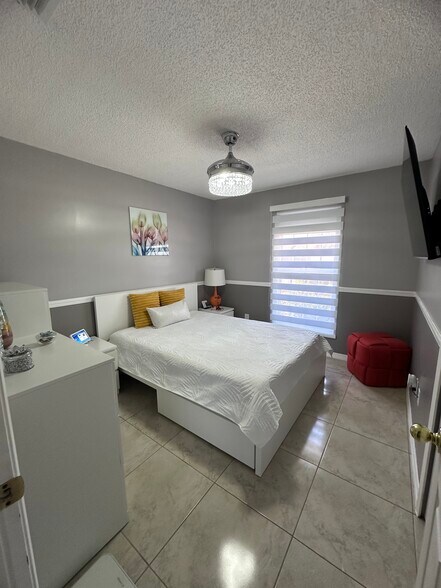 Building Photo - 2371 Kirkwall St