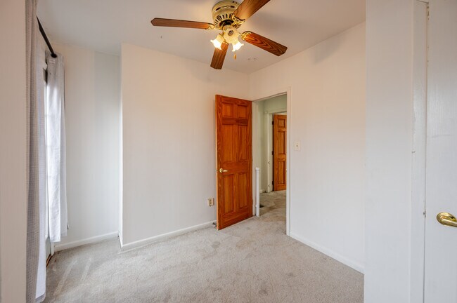 Building Photo - 21 17th St SE