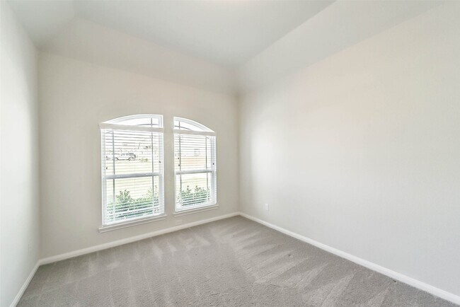 Building Photo - 13030 Laura Lake Dr