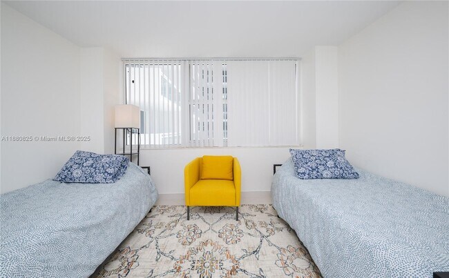 Building Photo - 2030 S Ocean Dr