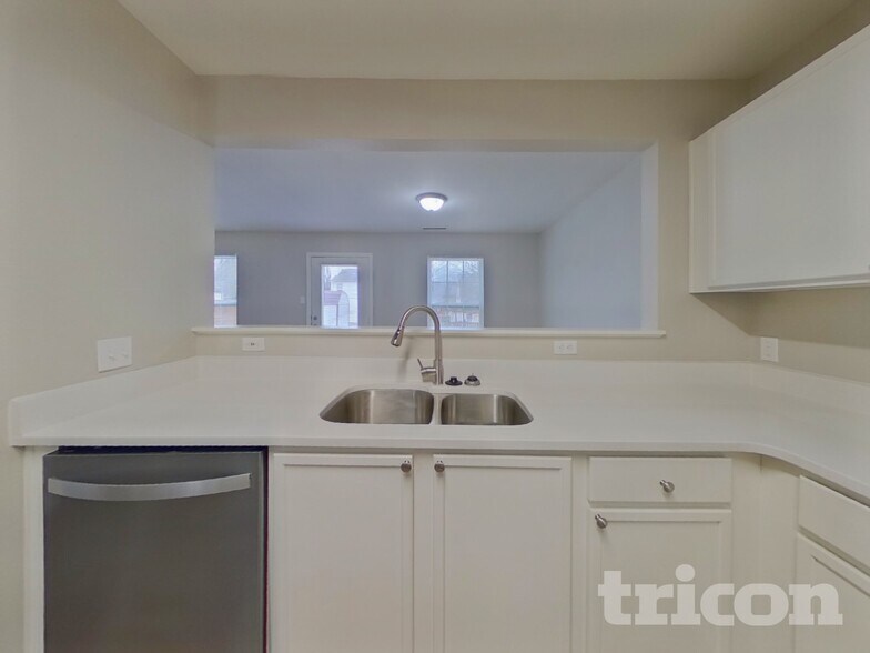 Building Photo - 907 Swearngan Ridge Ct