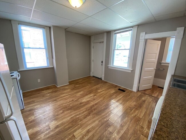 Building Photo - Hunter Ave 1438-1440 MLR