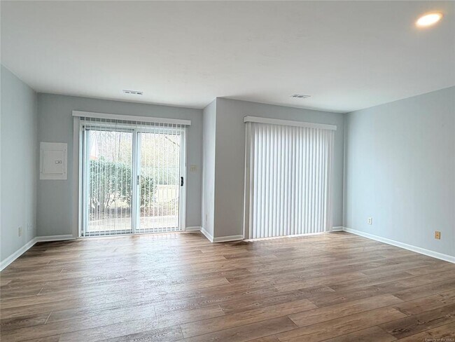 Building Photo - 3872 Staffordshire Ln