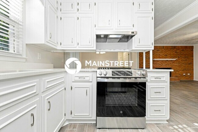 Building Photo - 3 Bedroom Pet-Friendly Home in Conyers, GA with Main Street Renewal