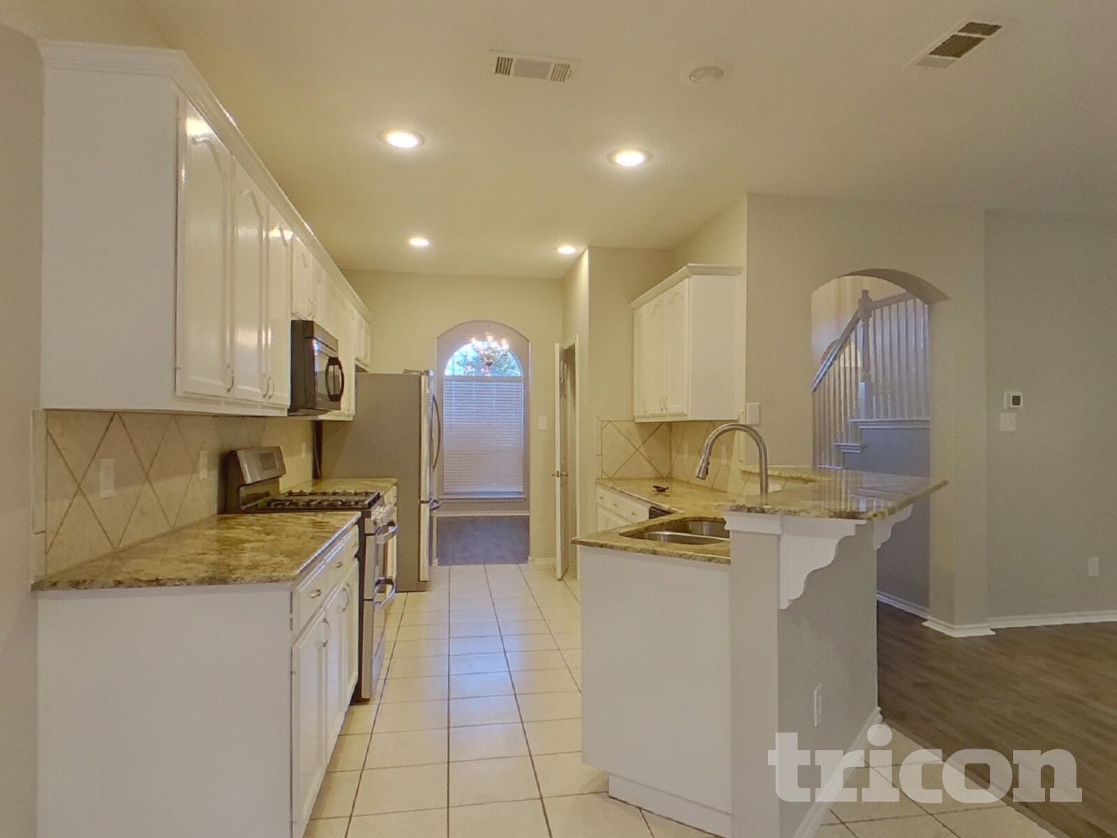 Building Photo - 6356 Ferncreek Ln