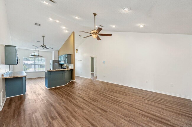 Building Photo - 2803 Wilson Ln