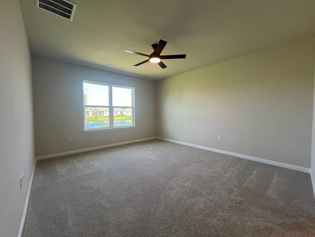 Building Photo - Beautiful  3 bedroom 2 bathroom House Comi...