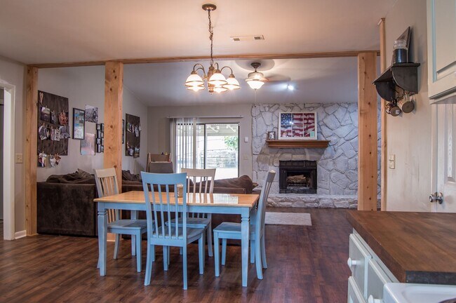 Building Photo - Indian Lakes Subdivision!