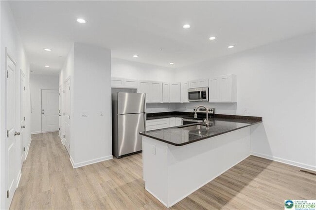 Building Photo - 306 Barber St