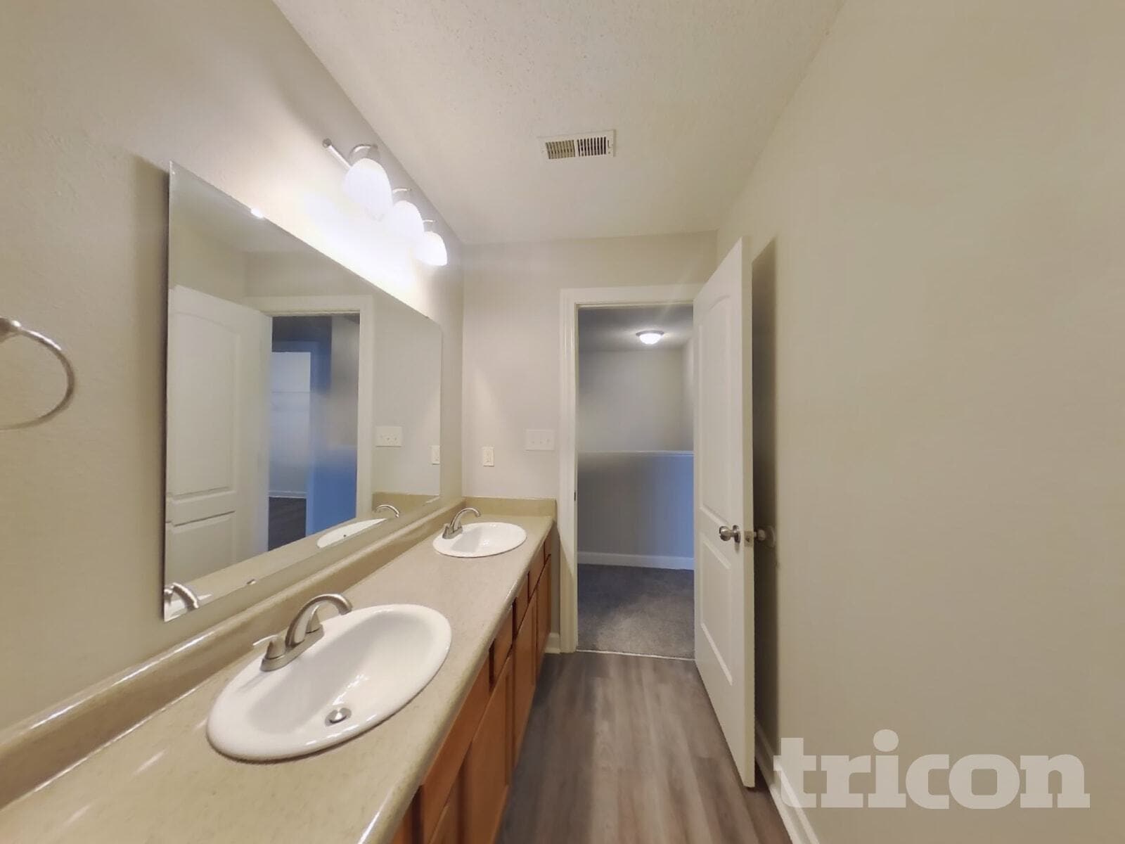 Building Photo - 1044 Hazelwood Dr