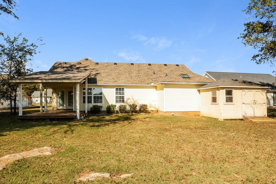 Building Photo - 3428 Hardwood Dr