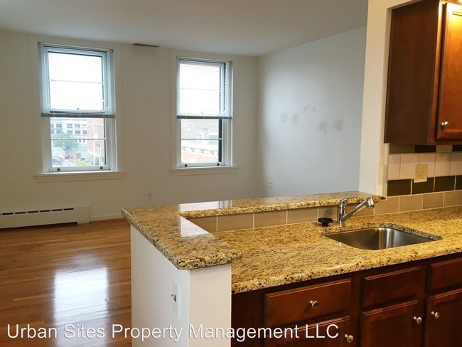 Building Photo - 320 Greenup St