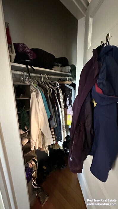 Building Photo - 583 Beacon St