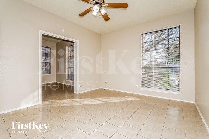 Building Photo - 1113 Sandalwood Ln