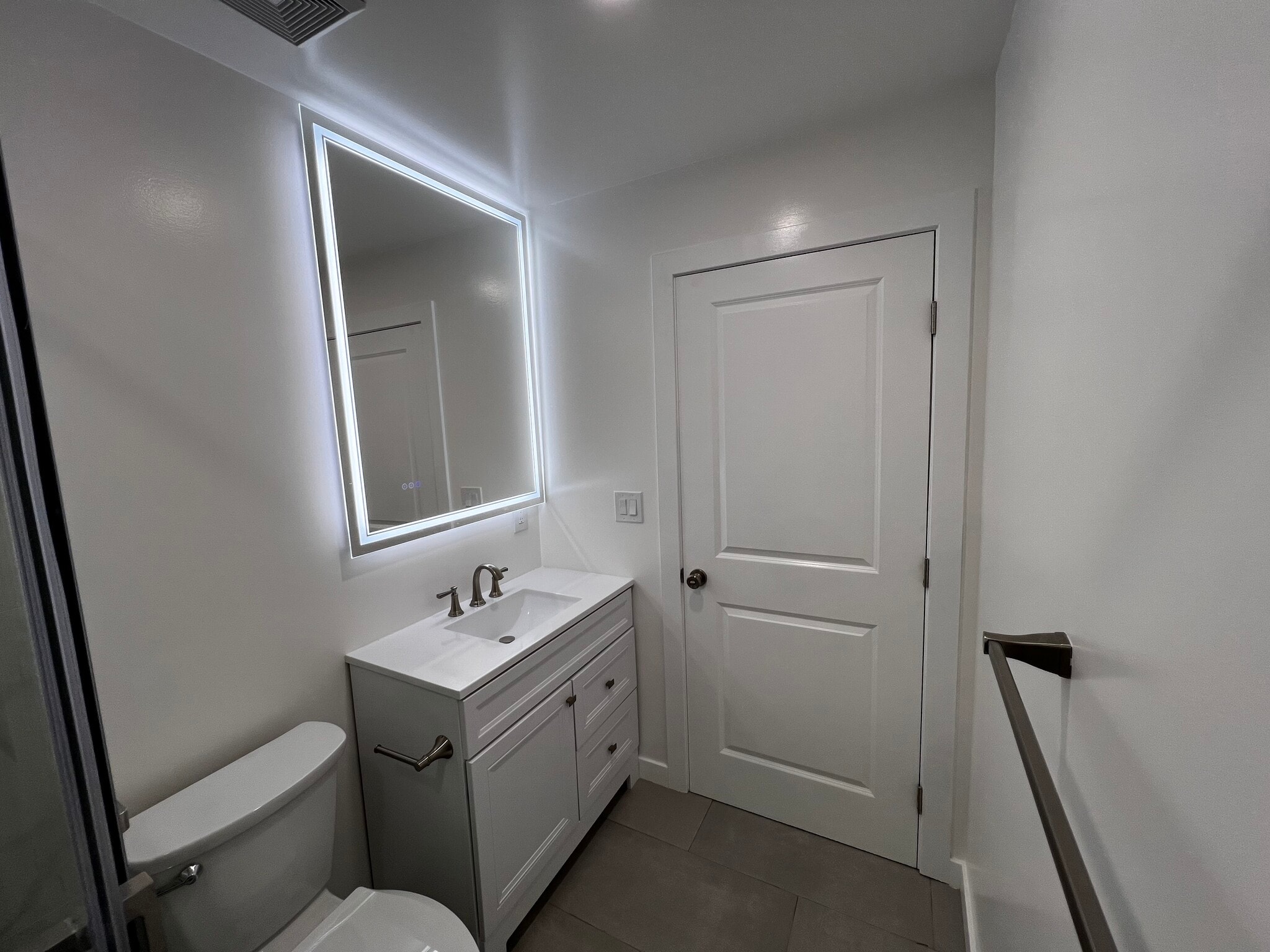 Building Photo - 9717 Oak St