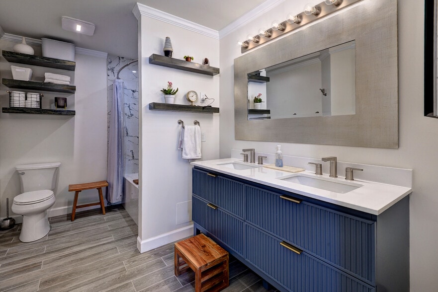 Building Photo - 5104 Salisbury Mews