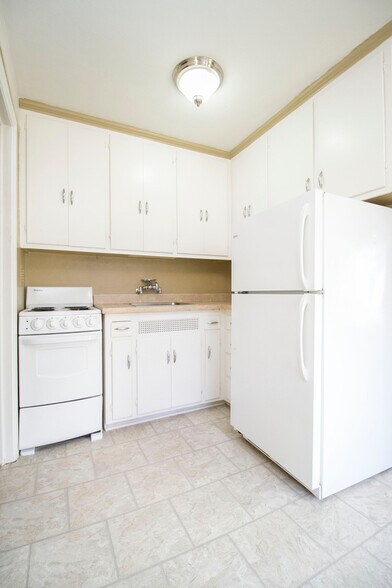 Building Photo - 3941 Torrance Dr