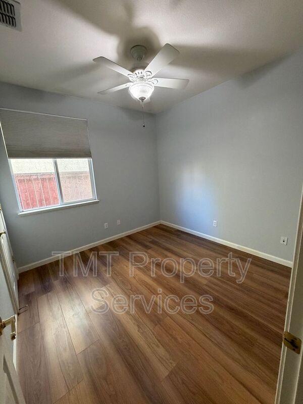 Building Photo - 9429 Gensler Ct