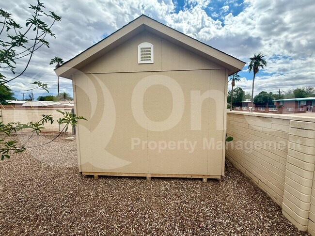 Building Photo - 2045 S Avenida Planeta