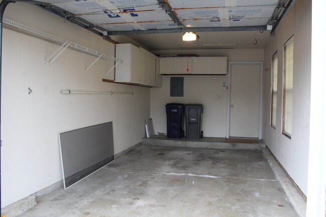 Garage - 1051 Woodhill Ct