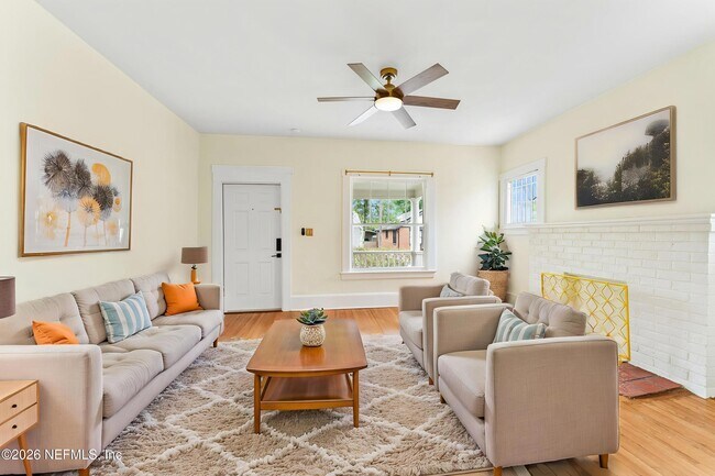 Building Photo - 4531 Attleboro St