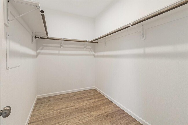Building Photo - 4645 Larkspur St
