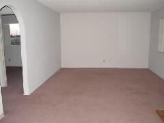  - Zees Apartments