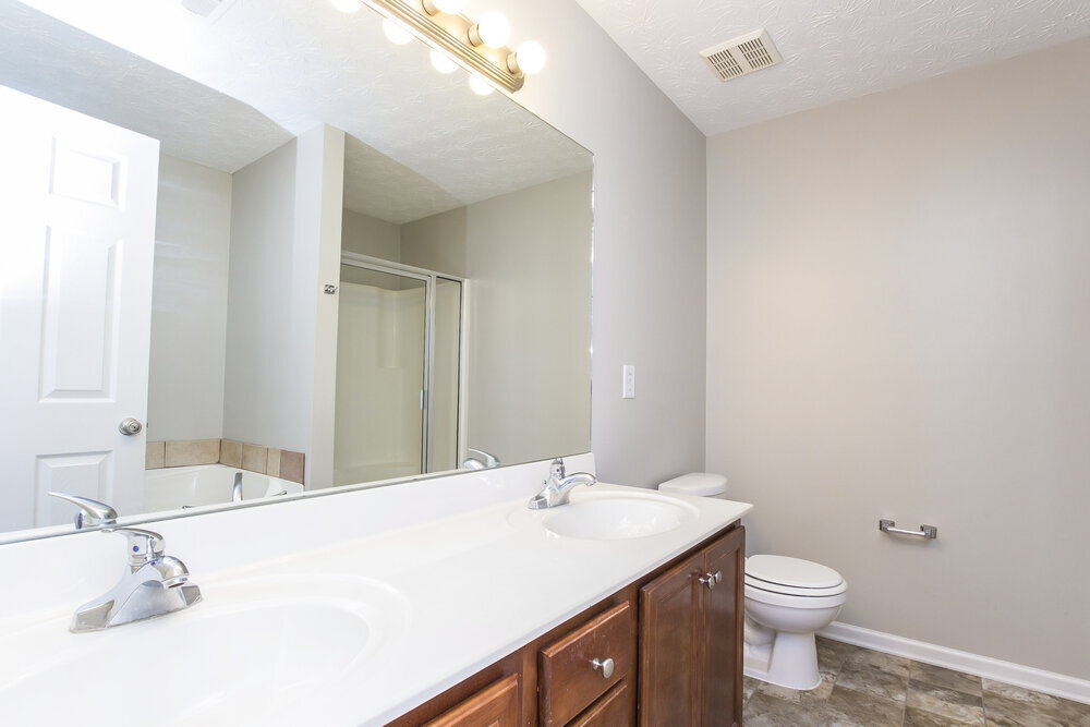 Building Photo - 206 Providence Rd