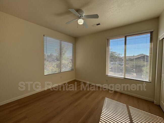 Building Photo - 3753 E Canyon Crest Ave