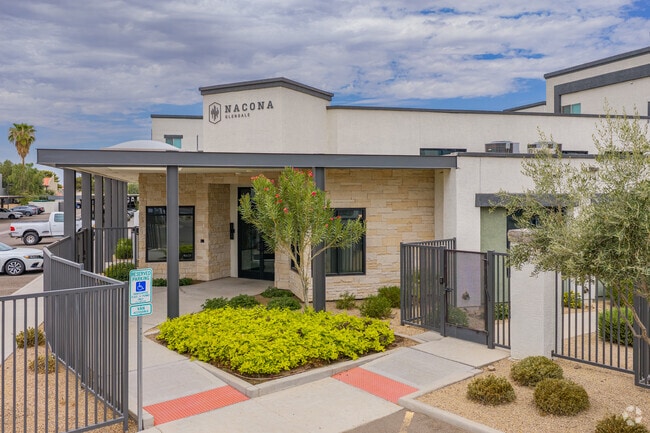 Building Photo - Nacona
