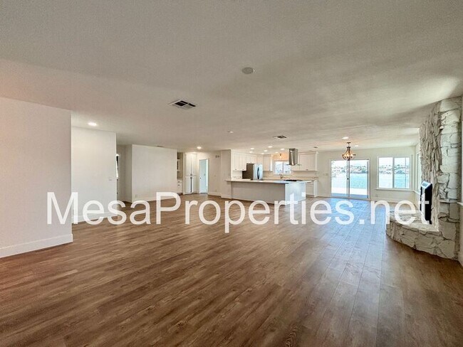 Building Photo - 13626 Sea Gull Dr