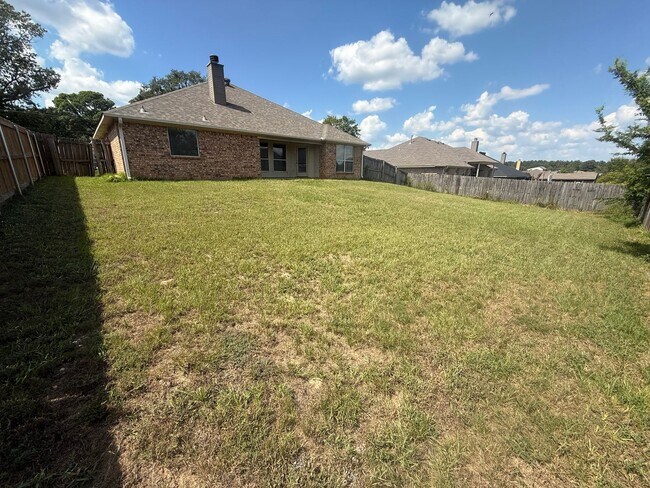 Building Photo - 8340 Stonebridge Way