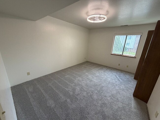 Building Photo - 2203 Spansail Dr
